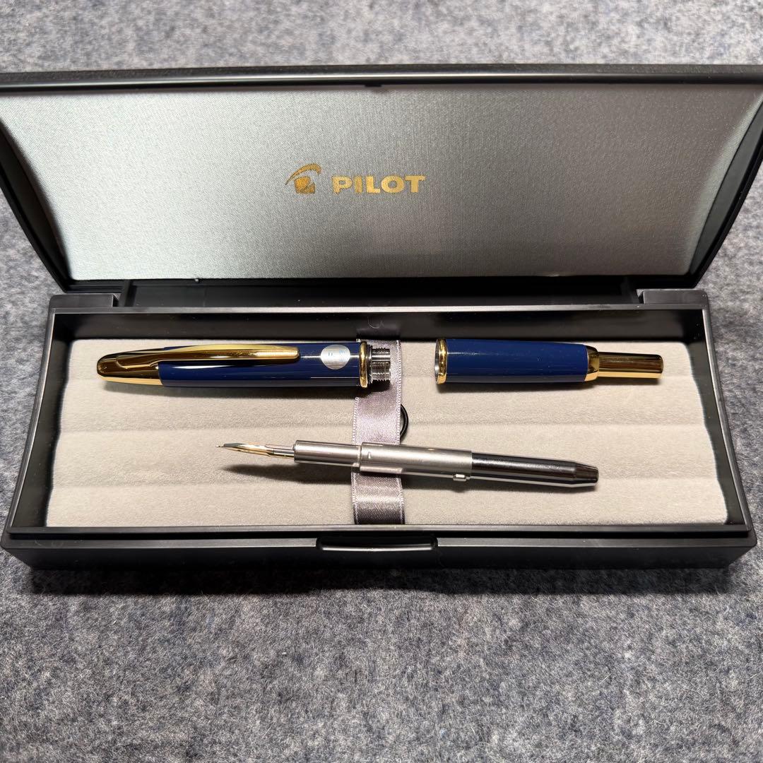 パイロット万年筆 キャップレス Caples 細字 F