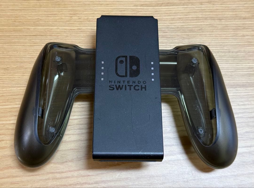 Switch 一式＋充電グリップ＋Joy-Con2個＋SDカード＋ケースセット