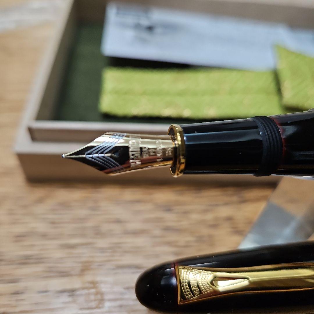 プラチナ 万年筆 【出雲 赤溜】 18K 中字 PLATINUM 未使用