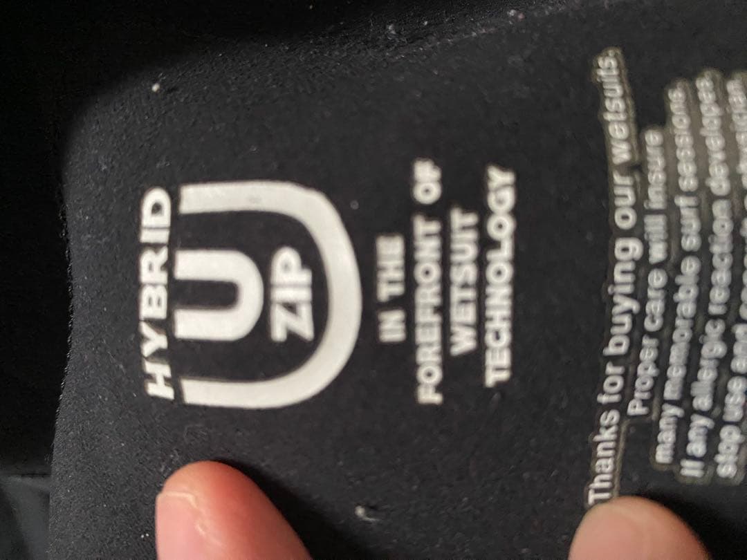 QUIKSILVER セミドライ　フロントジップ MLサイズ　5㎜×5㎜