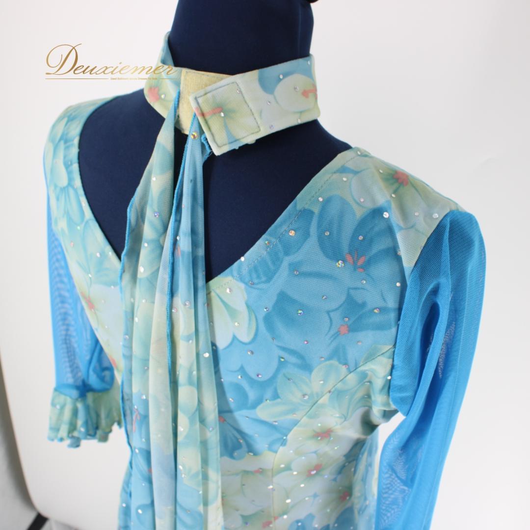 【美品 社交ダンス衣装】ワンピース ドレス 水色 ライトブルー チョーカー 長袖