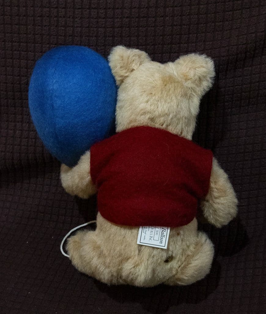 コレクション R. John Wright Dolls Pooh's Blue Balloon