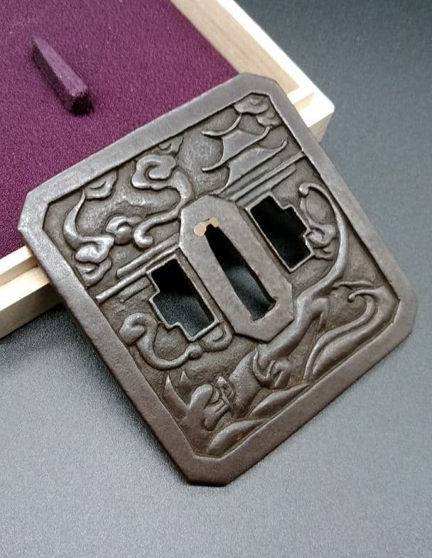 鳳凰龍雲図四角大型正阿弥南蛮鍔 鐔 鉄製 日本刀 刀 刀装具 時代物 真剣居合い