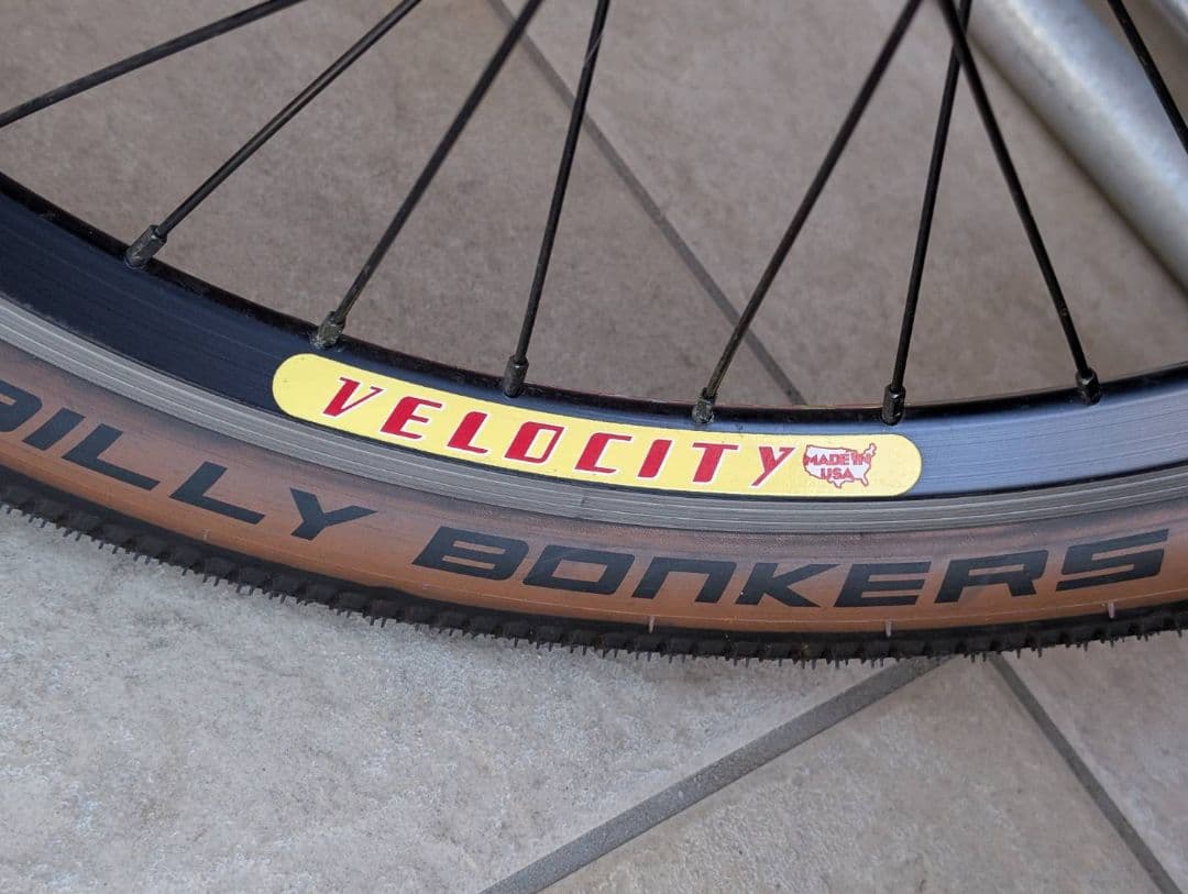 CRUSTカーゴフォーク(1-1/8インチ) + Fホイール+前後タイヤセット