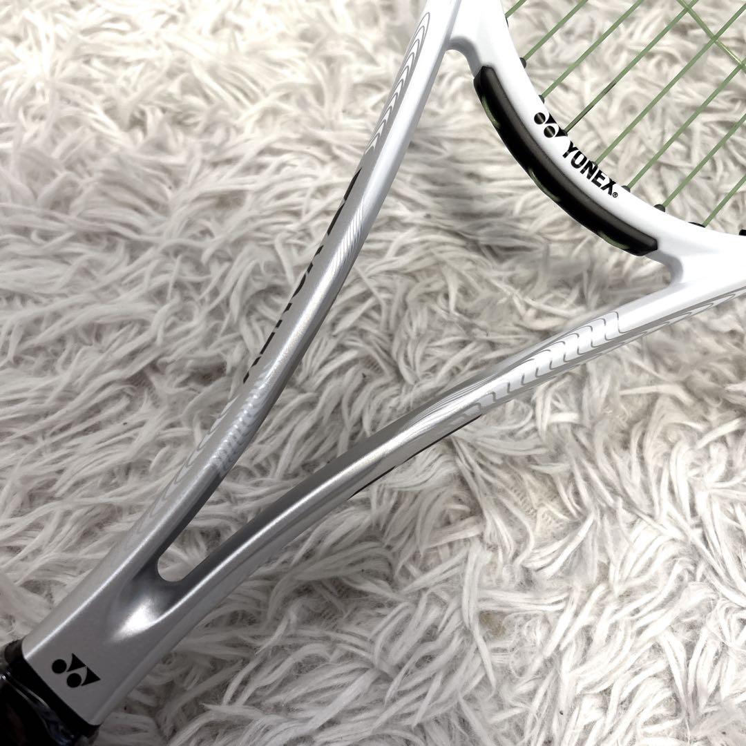【極美品】YONEX ナノフォース8V ホワイト 軟式 ラケット