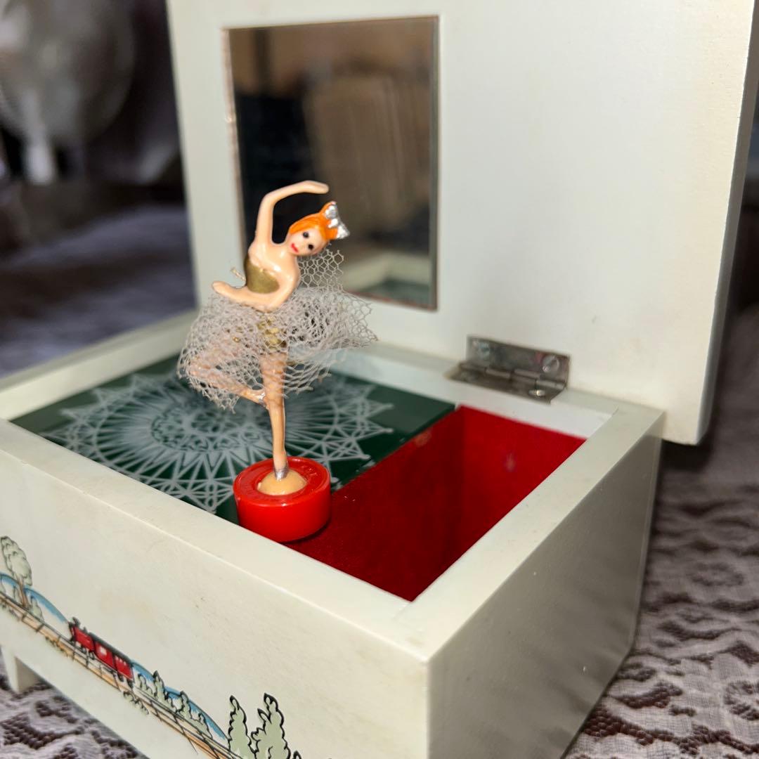 良品1970年代ピンポンパン木製オルゴール女の子が回転する