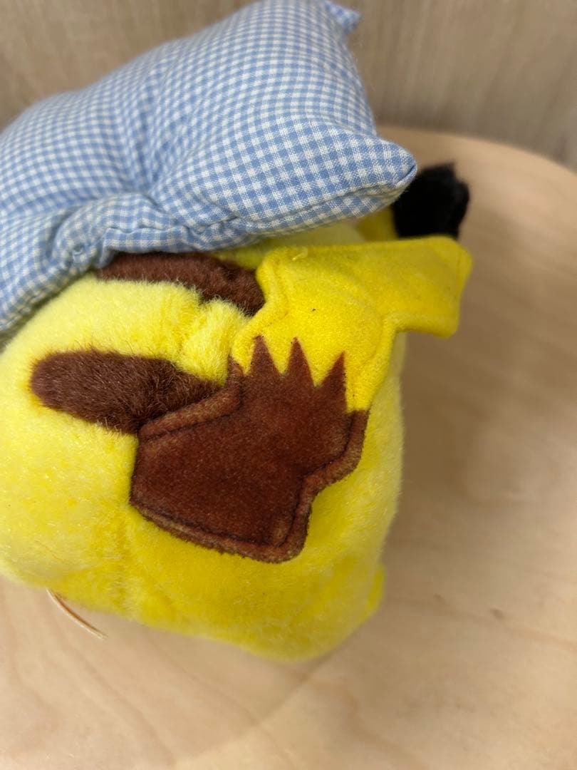 【激レア】TOMY製　ピカチュウ ぬいぐるみ 寝ている姿　初期