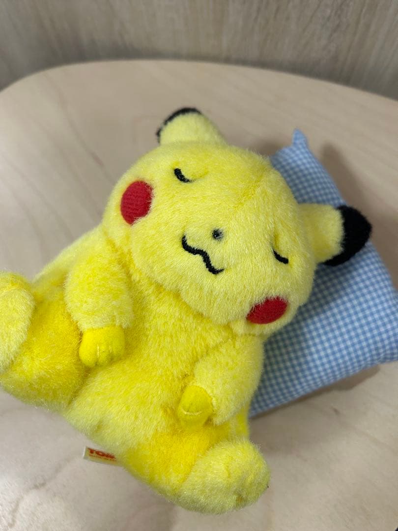 【激レア】TOMY製　ピカチュウ ぬいぐるみ 寝ている姿　初期