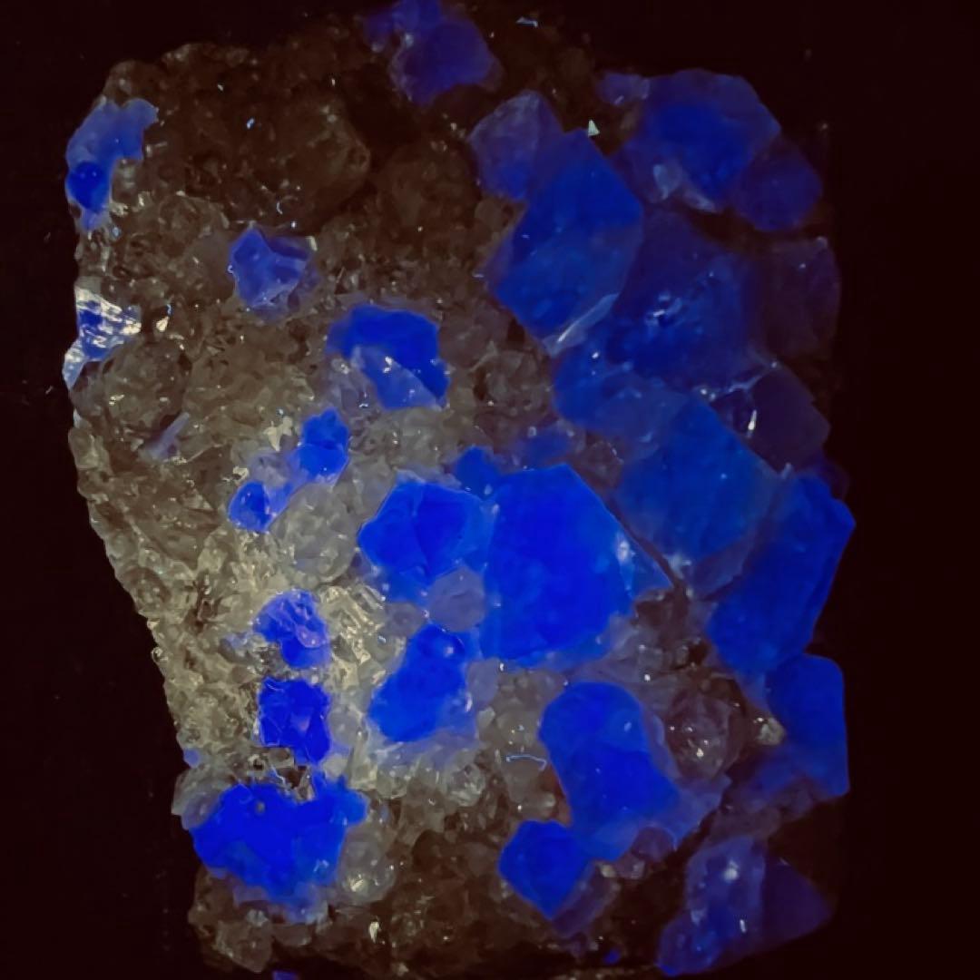 珍品！フローライトクラスター/水晶と共生/母岩付き標本