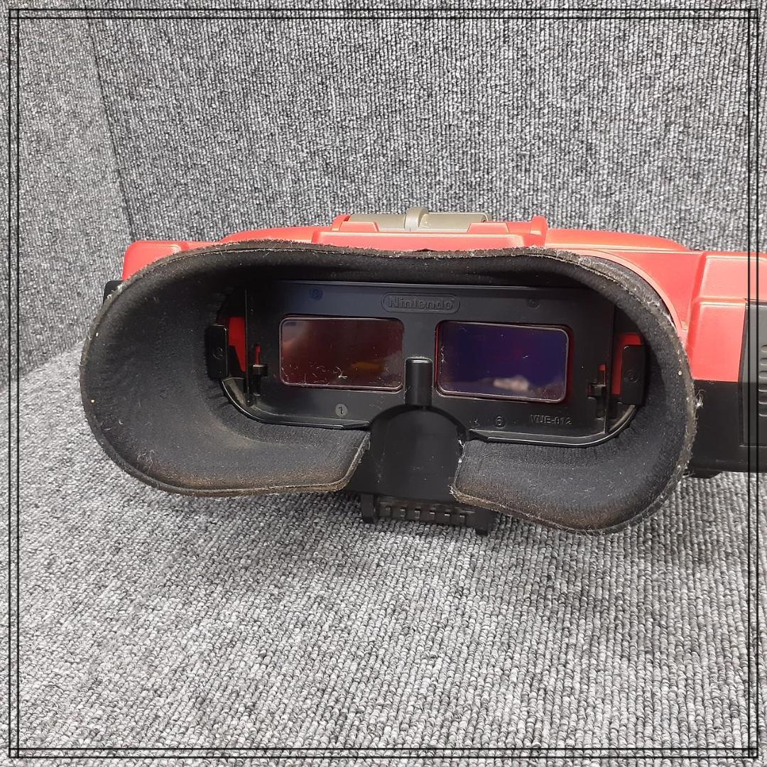 Nintendo Virtual Boy 箱、アイシェード付き