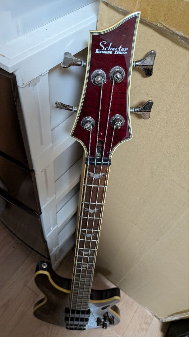 ベース Schecter Omen Extreme C-4