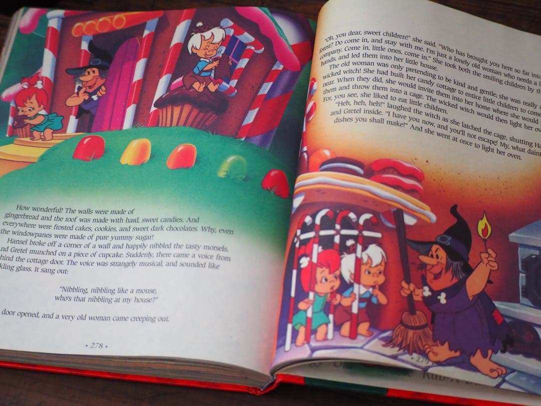 5519. フリントストーン ヨギベア ジェットソン スクービードゥー 洋書