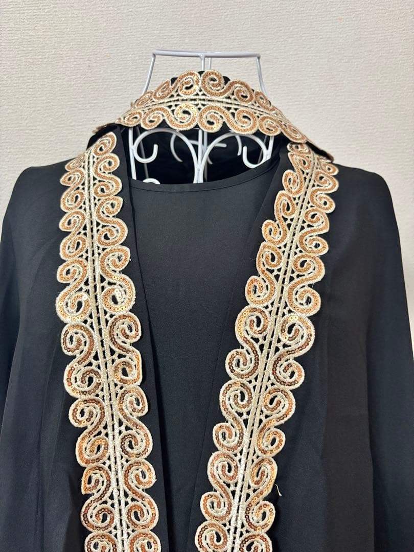 【新品】中東の上品ブラックドレス ゴールド装飾前開きアウタードレス
