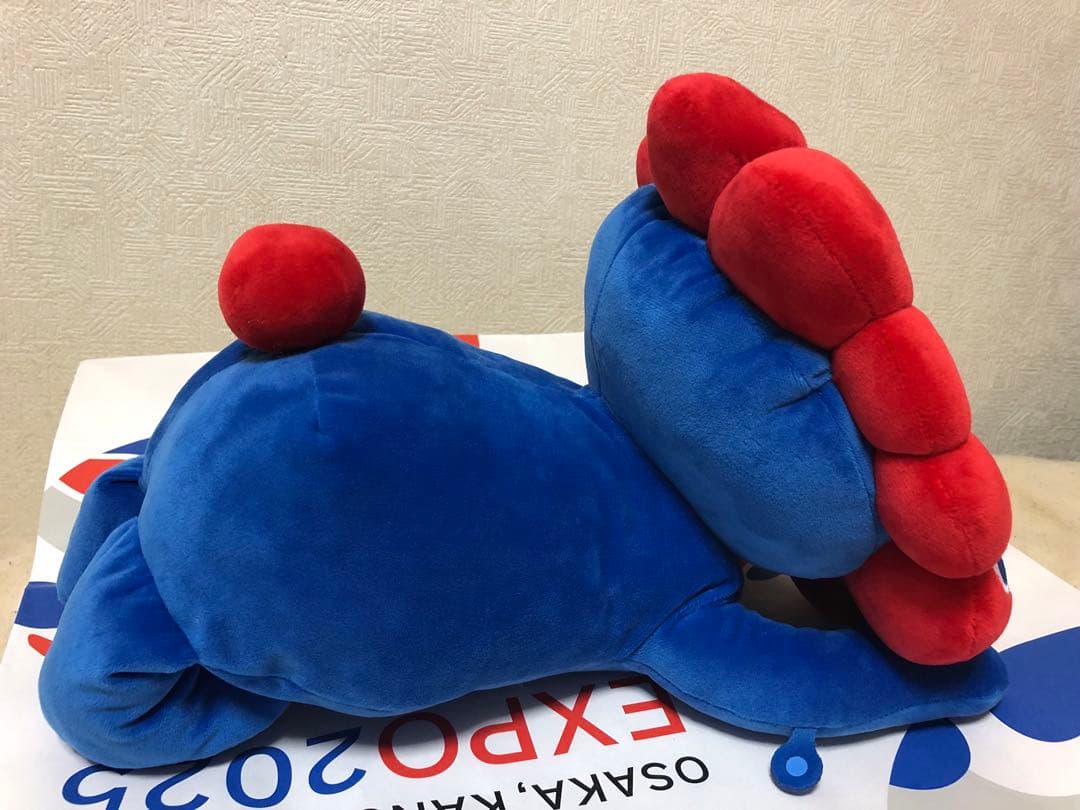 万博　ミャクミャク　這い　ぬいぐるみ　Lサイズ　寝そべり