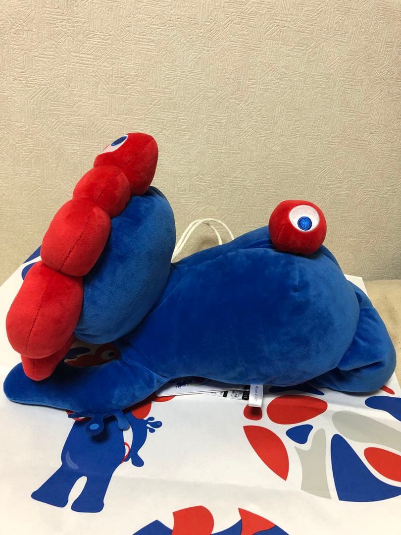 万博　ミャクミャク　這い　ぬいぐるみ　Lサイズ　寝そべり