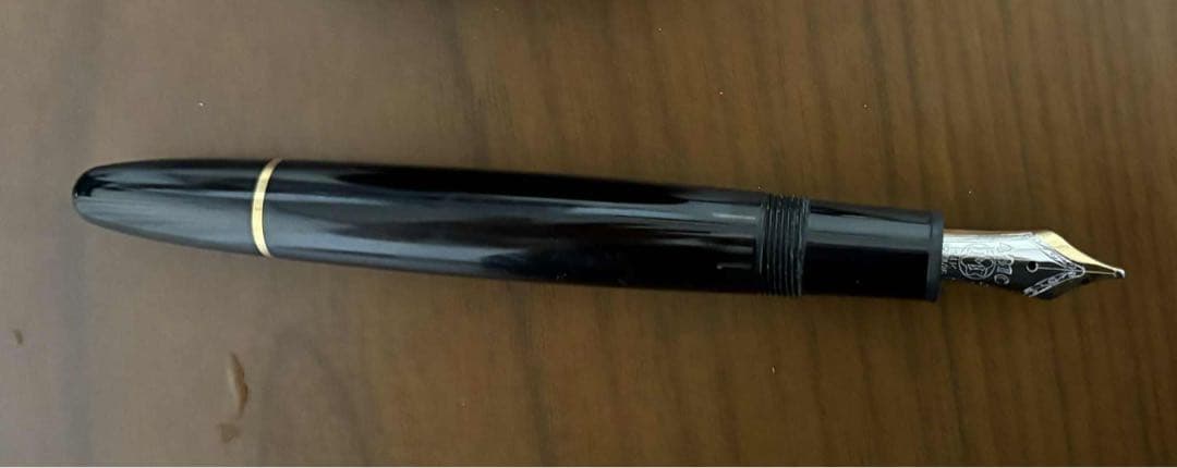 ブ*ス様 黒いボールペンセット