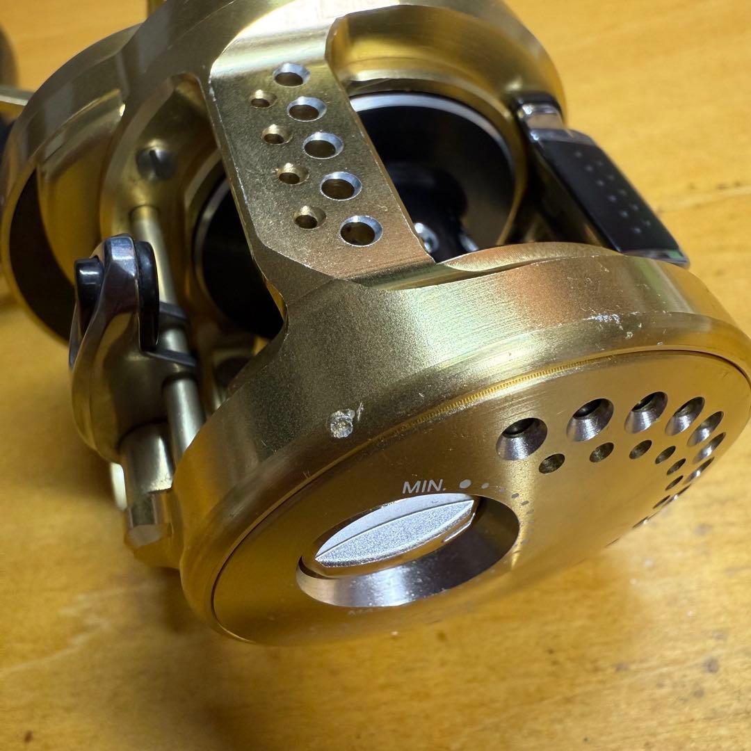 SHIMANO 200 ベイトリール ゴールド