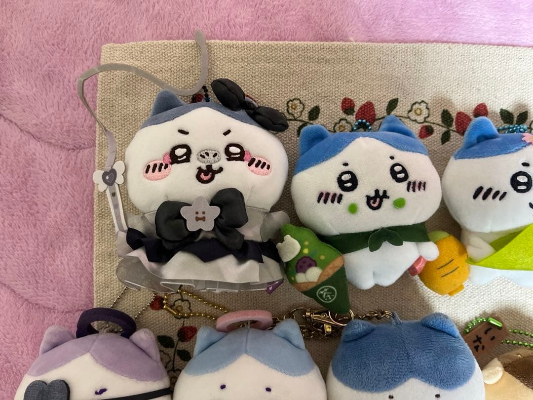 ちいかわ　ハチワレ　ぬいぐるみマスコットキーホルダー