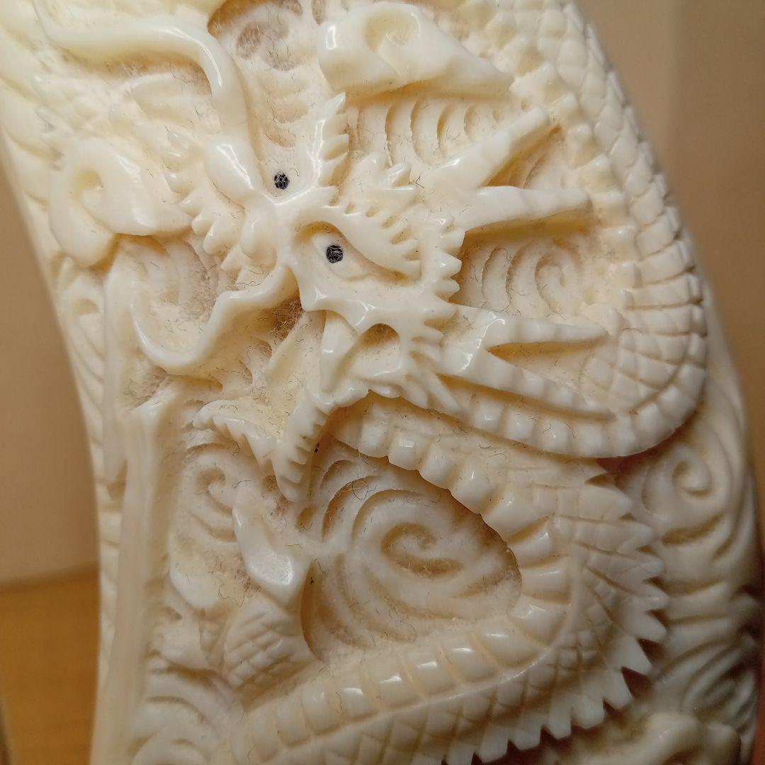 鯨歯の彫刻