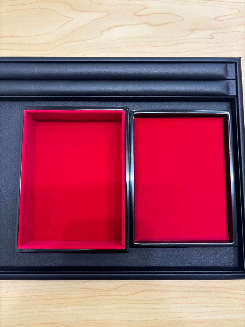 【極美品】ぬりもの 金色の葉と実のデザイン