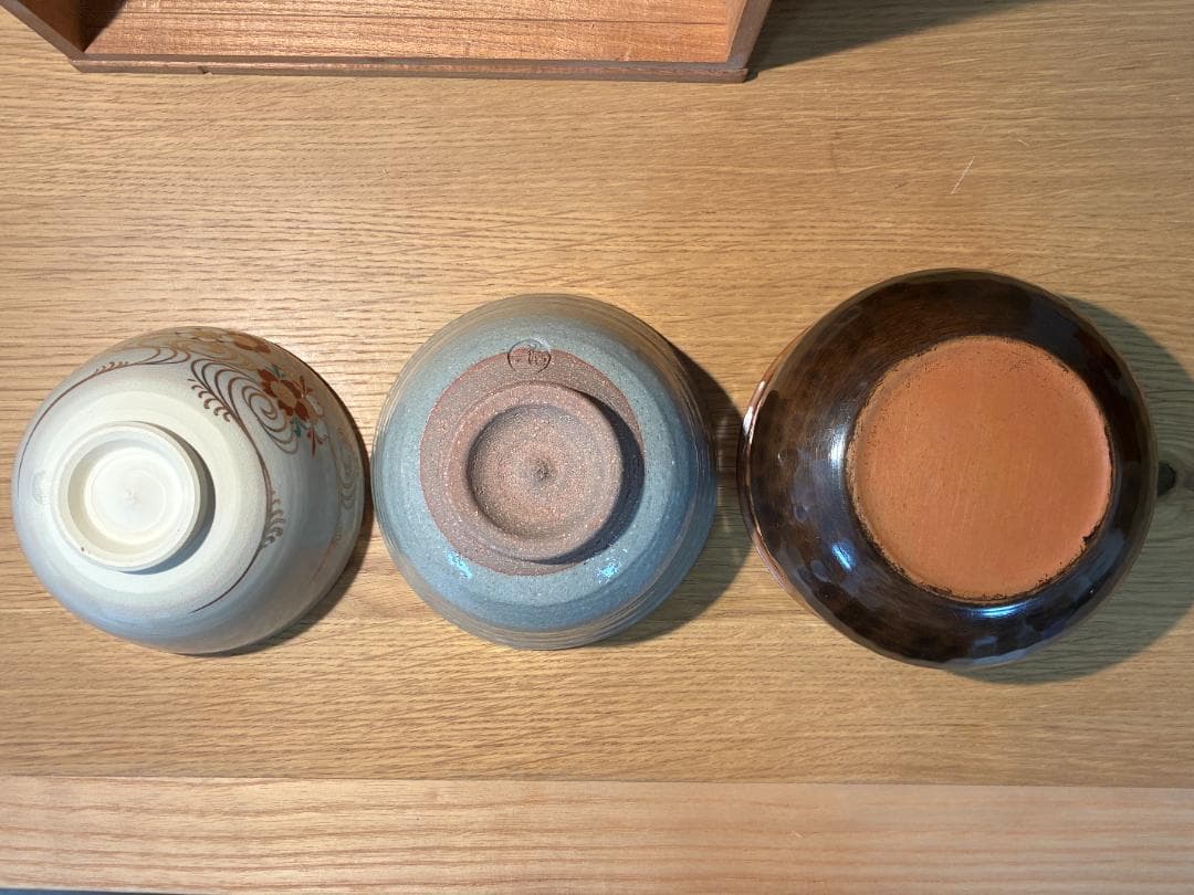 067 茶道具セット 陶器製茶碗と木箱付き