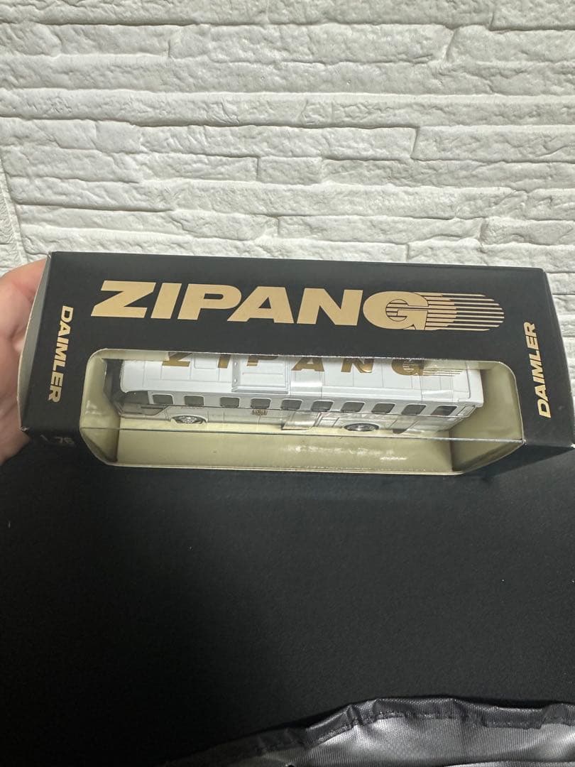 ZIPANG-JJ 1/76スケールバス