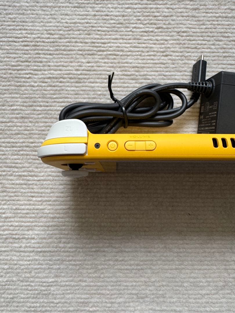Nintendo Switch Lite イエロー 本体(昨年12月購入)