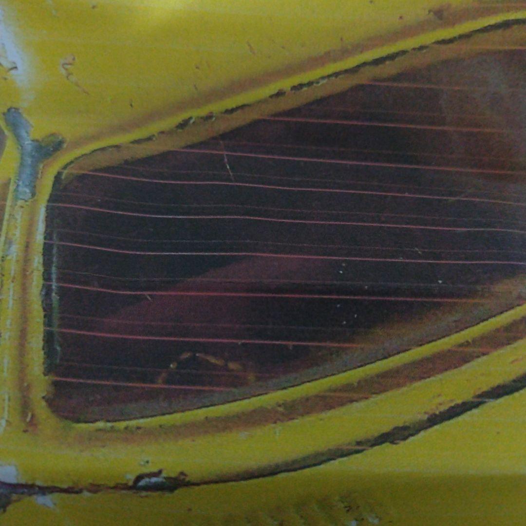 トミカ　ホンダＮ360 香港　ミニカー本体に傷、汚れ、更に窓ガラスにヒビ有り