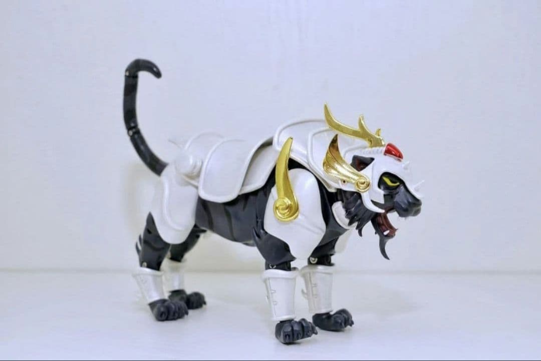 鎧伝サムライトルーパー 　輝皇帝烈火黒炎王　黑虎　可動　新品未使用