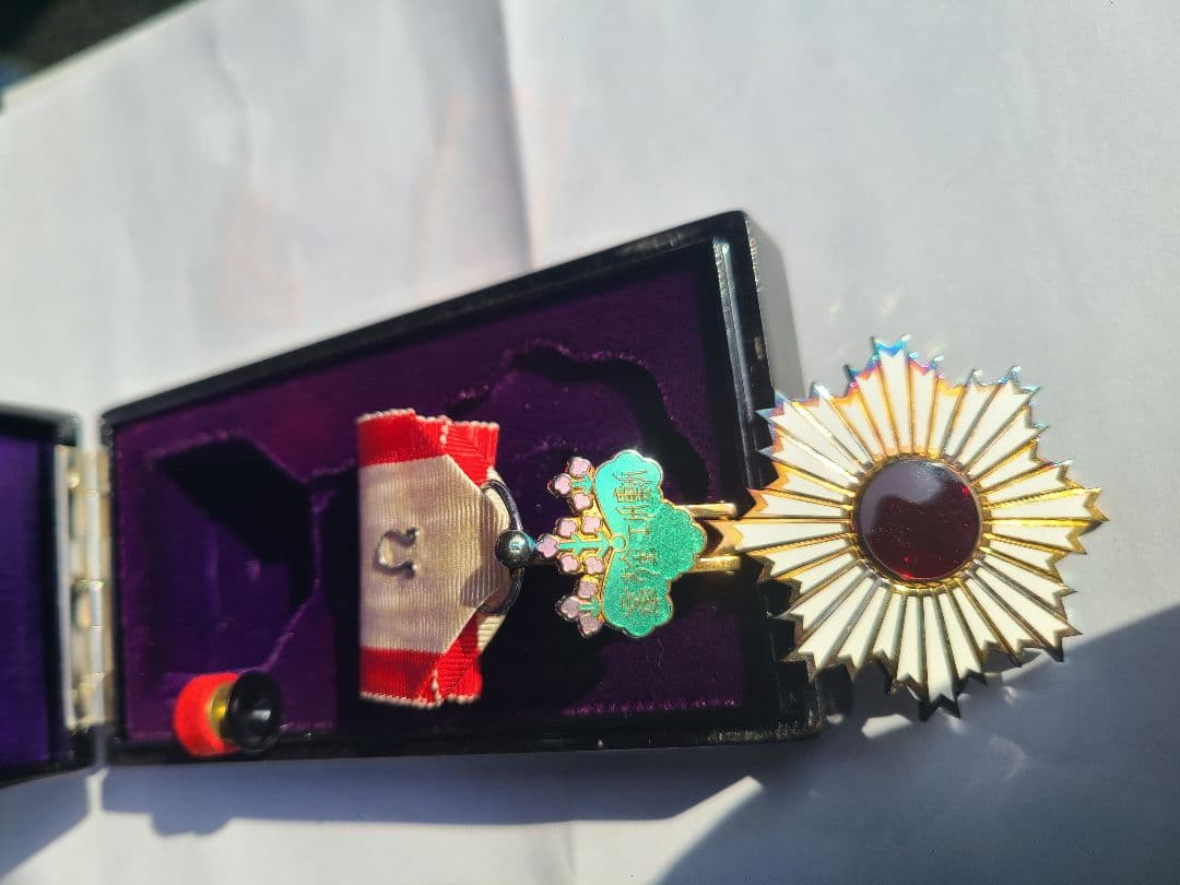 勲六等単光旭日章　勲章