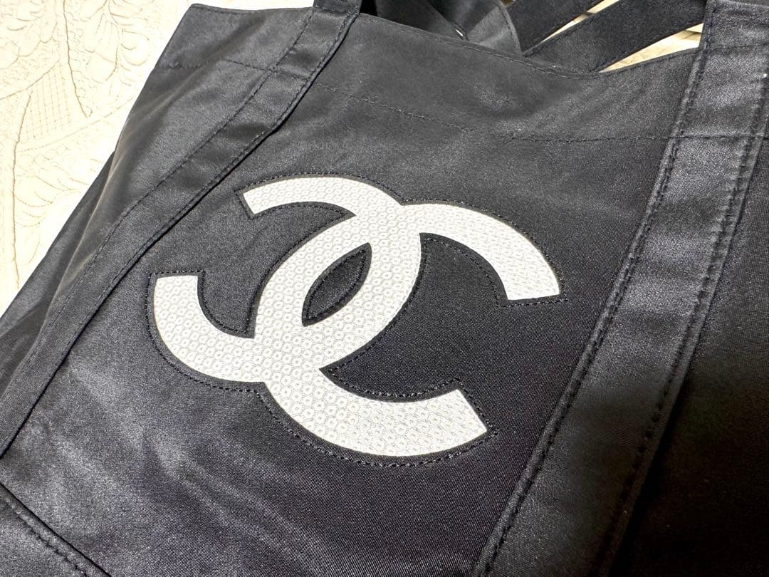 CHANELノベルティトートバッグ黒☆スパンコール新品ナイロン肩掛けブラックしろ