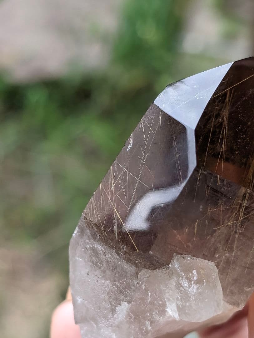 143g 大きめ　ブラジル産　原石 ルチルにスモーキークォーツBH6
