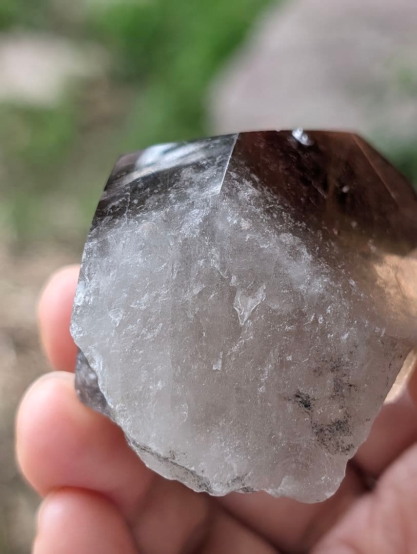 143g 大きめ　ブラジル産　原石 ルチルにスモーキークォーツBH6