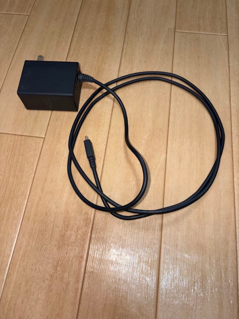 Nintendo Switch 赤/青 本体 + 付属品　箱無し