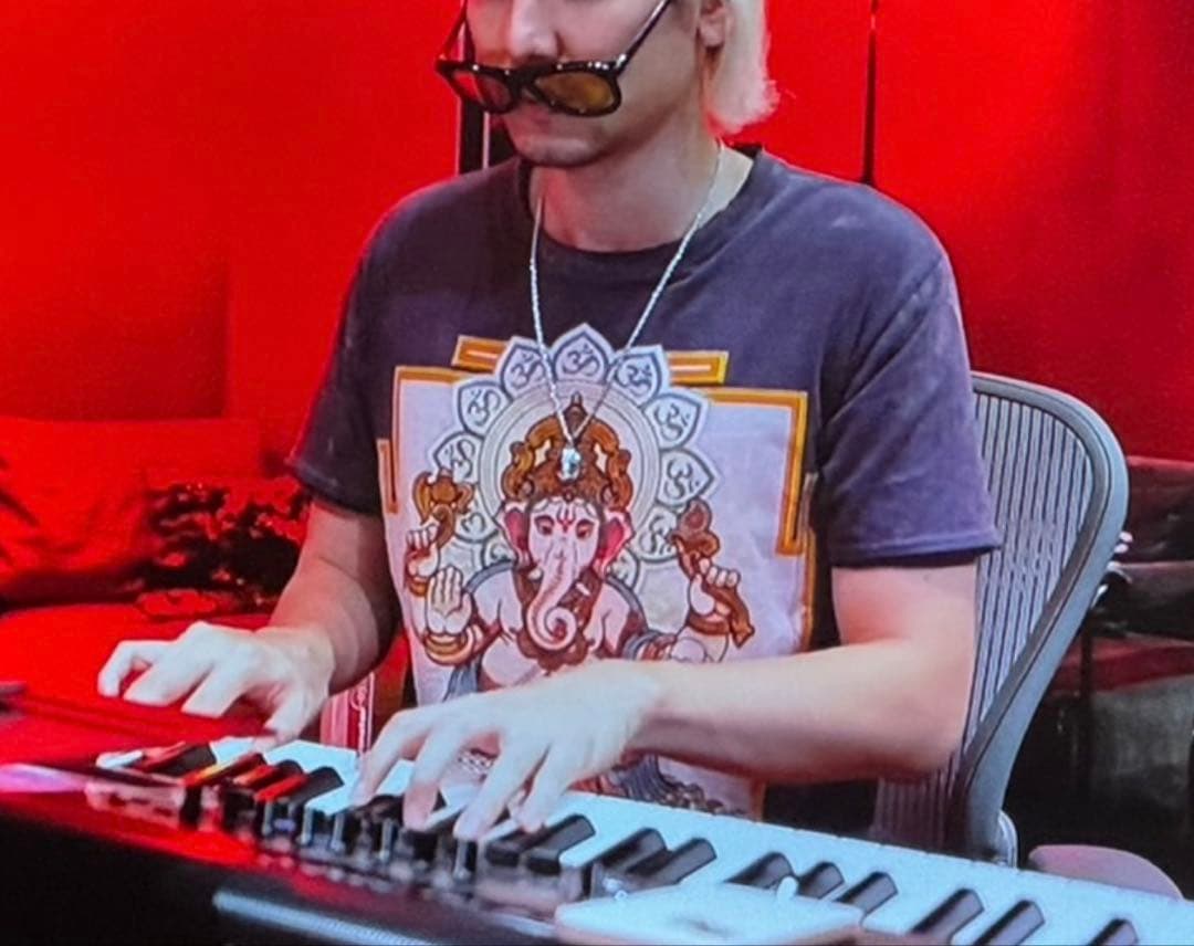 【新品】ガネーシャTシャツとオームペンダントセット　藤井風さん愛用