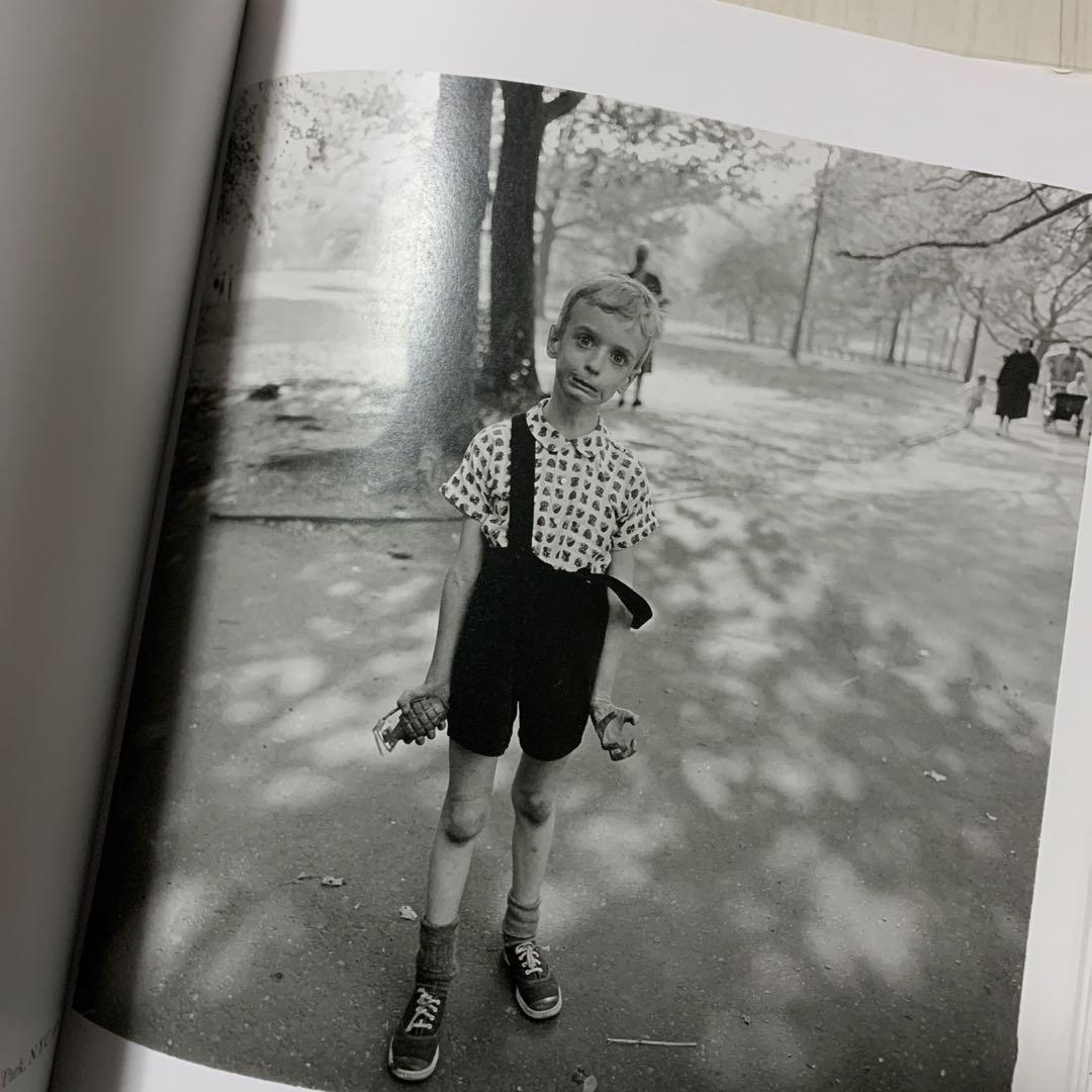 アメリカの写真家、ダイアン・アーバス（Diane Arbus）の作品集です。﻿