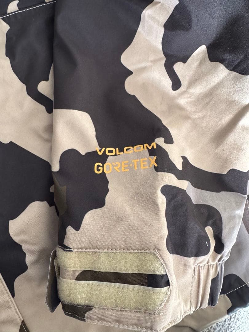 ボルコムGORE-TEX上下セット　M スノーボードウェア