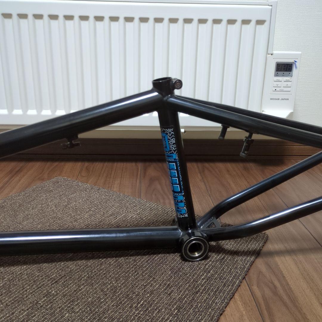 KINKBMX ウィリアムズフレーム黒色　22ミリBB付き