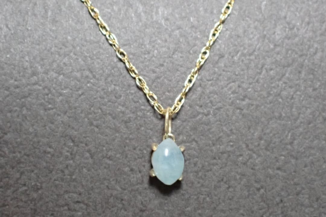 糸魚川翡翠　入コン沢　青　10金　ペントップ　送料無料