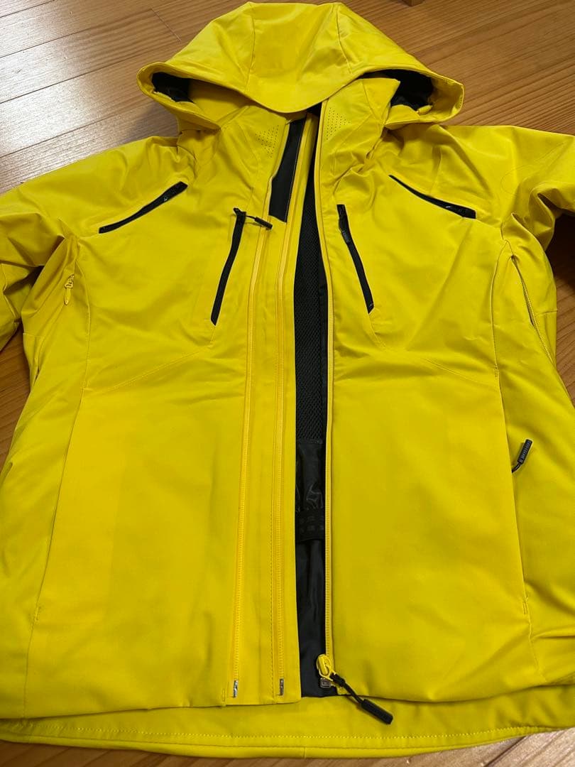 DESCENTE スキーウェア　中綿スキージャケット