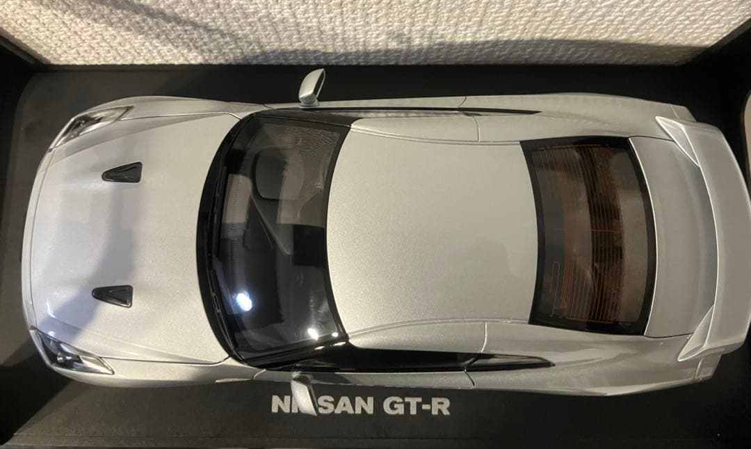 1/18　オートアート　ニッサン GT-R (R35)