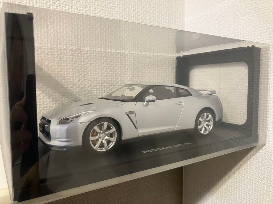 1/18　オートアート　ニッサン GT-R (R35)