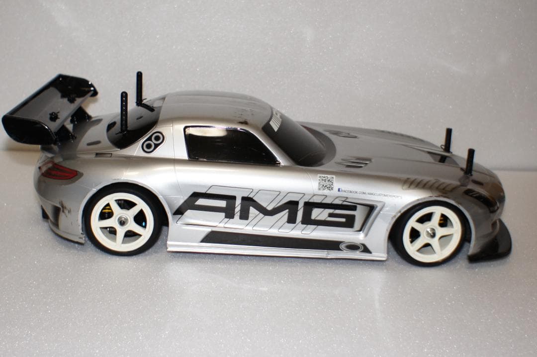 タミヤ　TRF415シャシー　メルセデスSLS AMGボディ付き