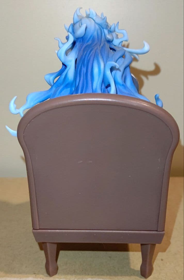 中古品 ツイステッドワンダーランド イデア フィギュア