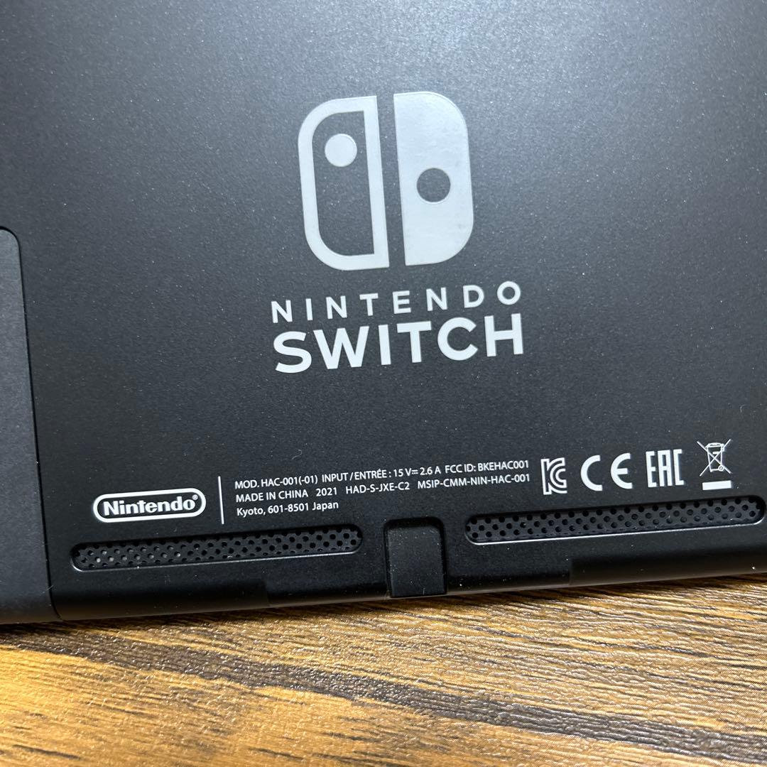 新型 ニンテンドースイッチ Nintendo switch ジョイコン付本体のみ