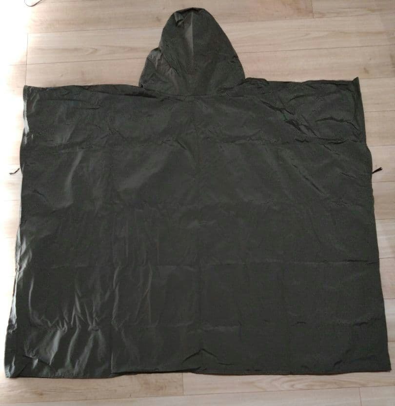 遮光ポンチョ　空挺ポンチョプロモンテ PUROMONTE アンアクター