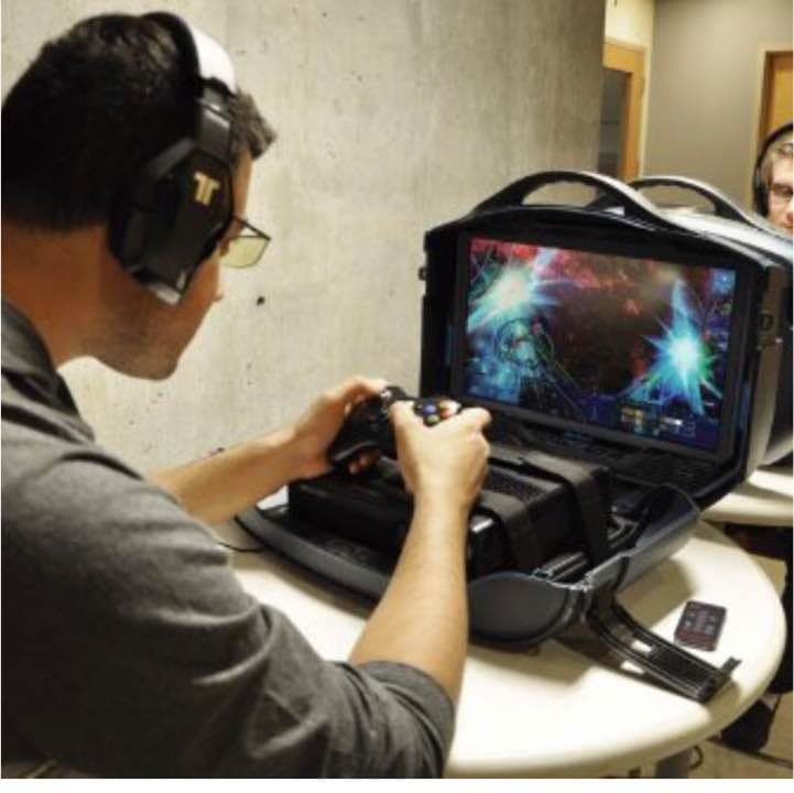 Gaems Vanguardパーソナルゲーム機