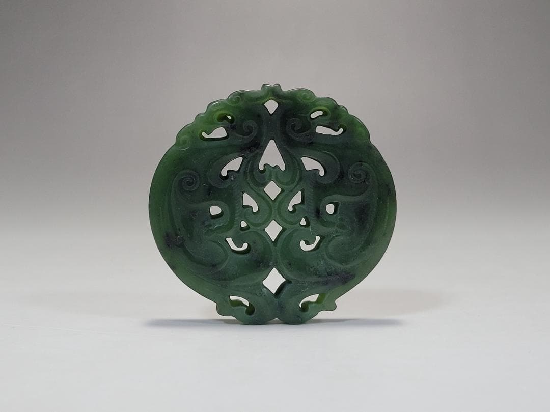 天然玉製 陽刻神獣紋 吉祥紋 玉装飾品 時代唐物 幅約5.4cm