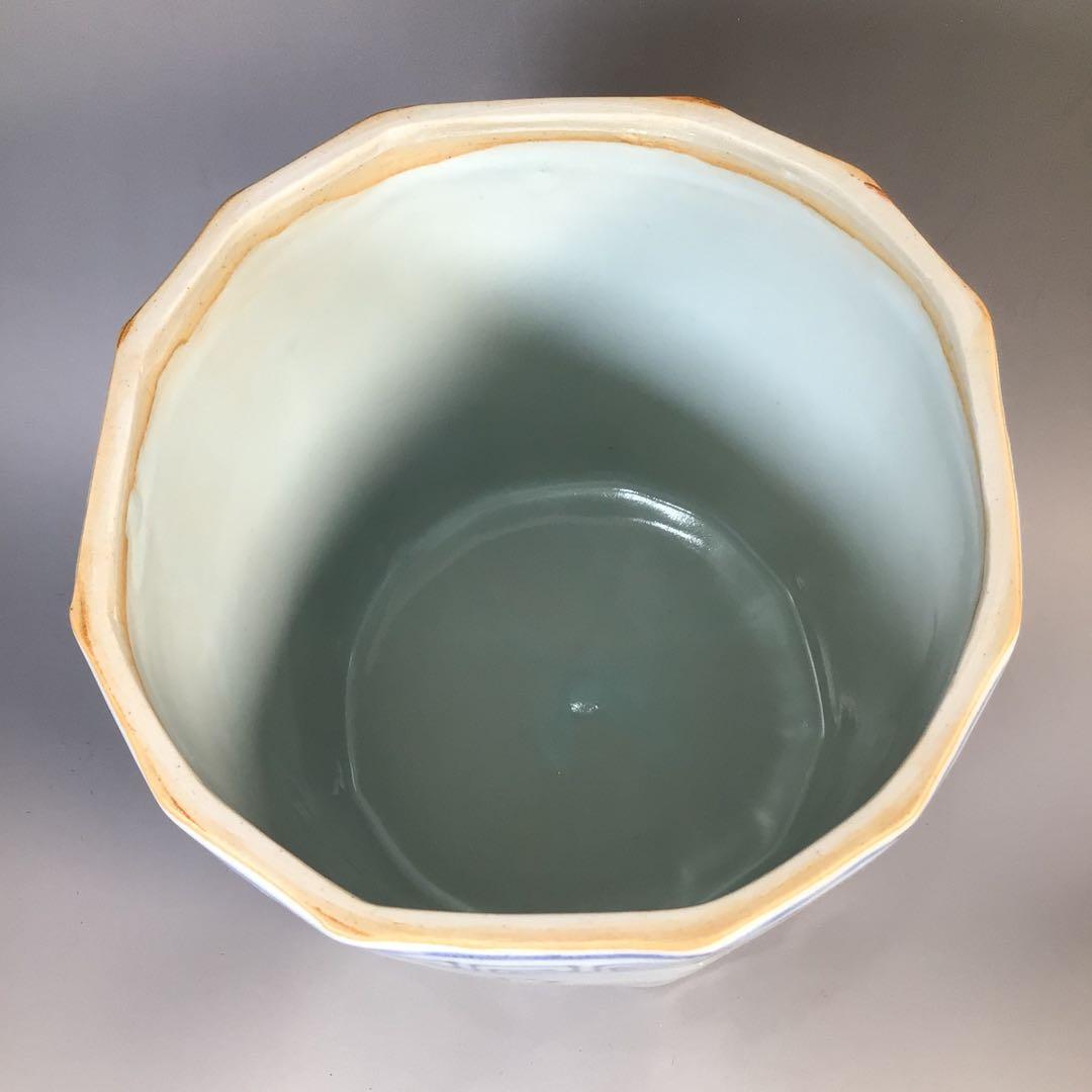 Ｍ７７７　水指　『凌山造』『染付山水人物文』『呉須十二角水指』　共箱　茶道具