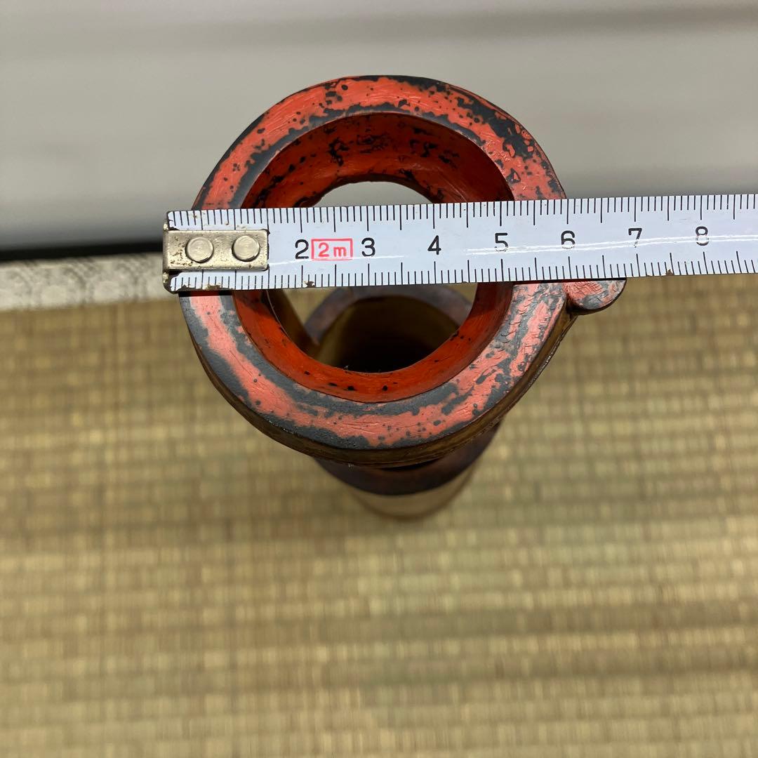 竹の花入　銘あり　根来塗